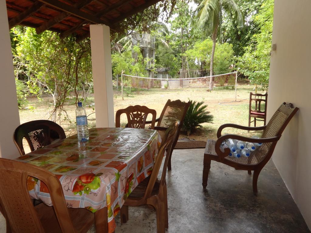 Neem Beach House Trincomalee Esterno foto