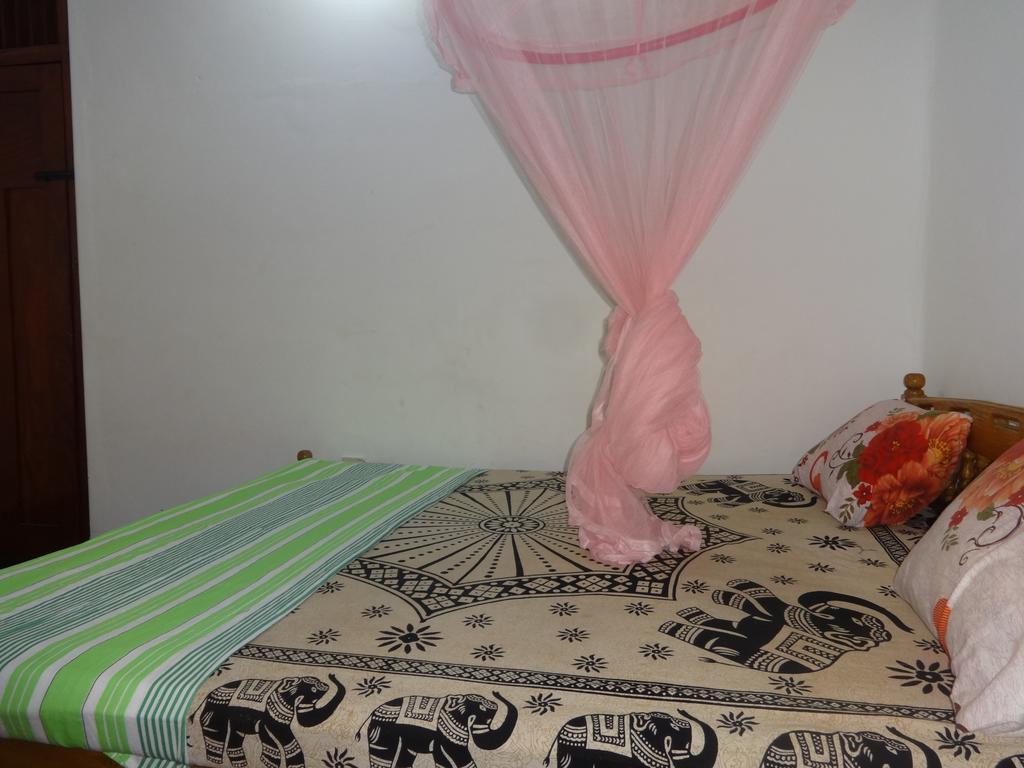 Neem Beach House Trincomalee Esterno foto