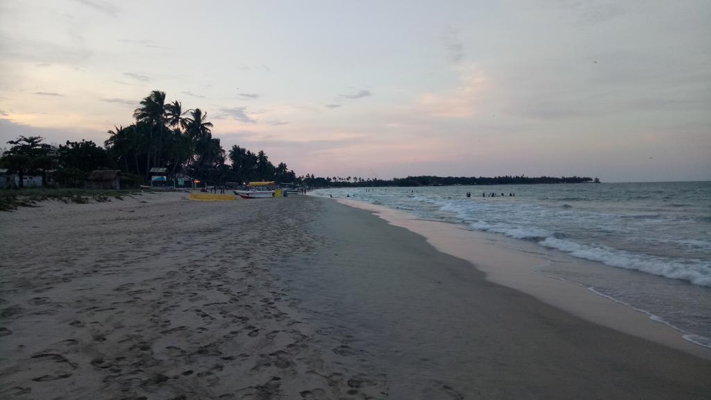 Neem Beach House Trincomalee Esterno foto