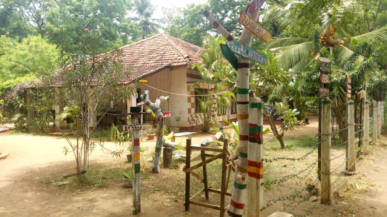 Neem Beach House Trincomalee Esterno foto