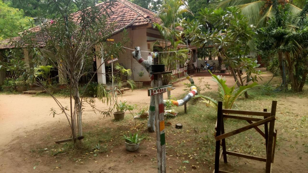Neem Beach House Trincomalee Esterno foto